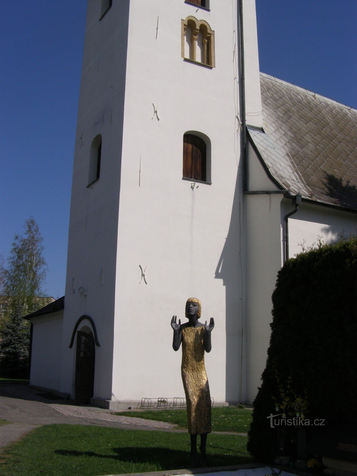Dolní Újezd ​​​​- kościół św. Jaskółka oknówka
