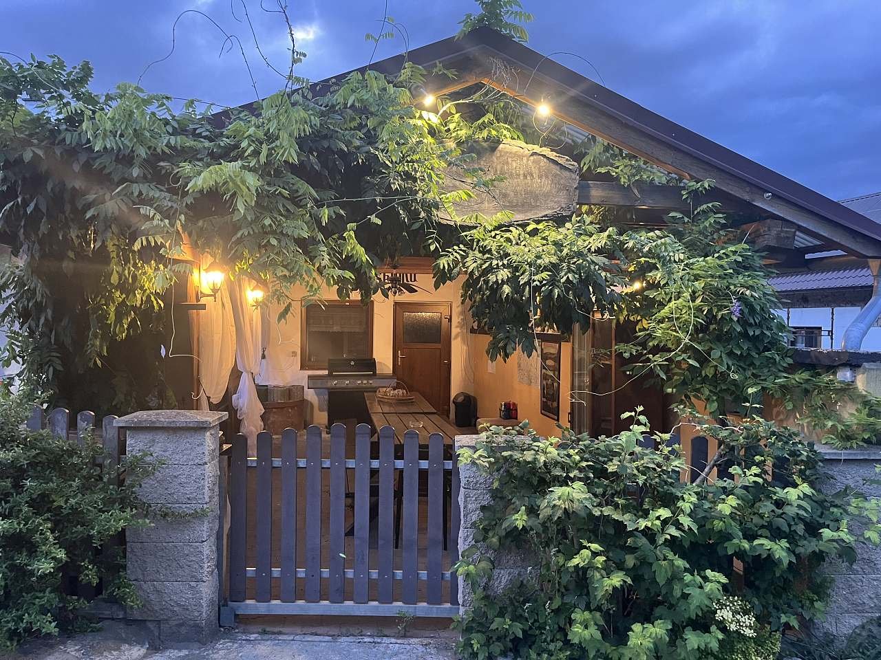 Domeček pod Drábskými Světničkami