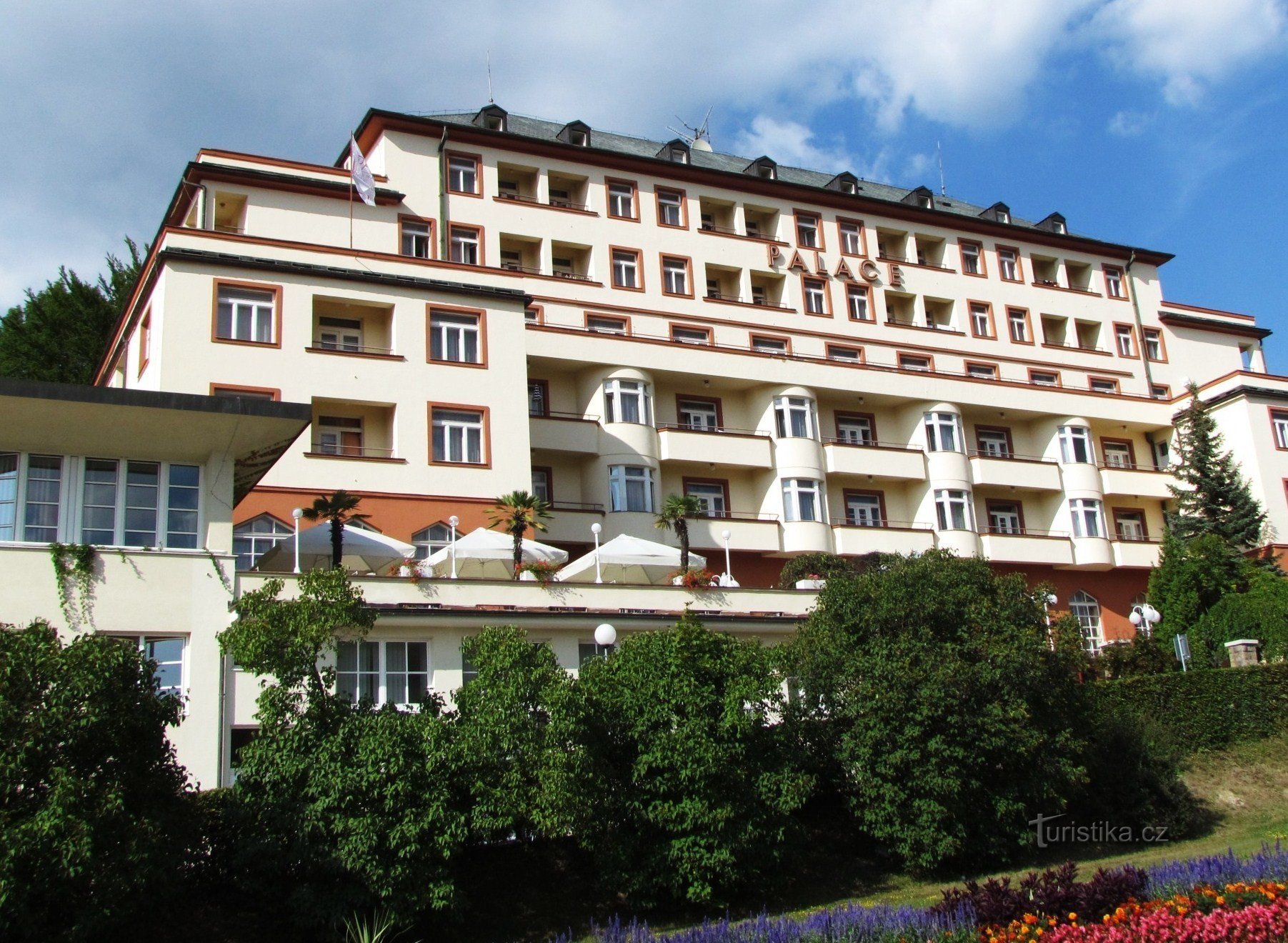 Dominanta Luhačovice - Hotel pałacowy