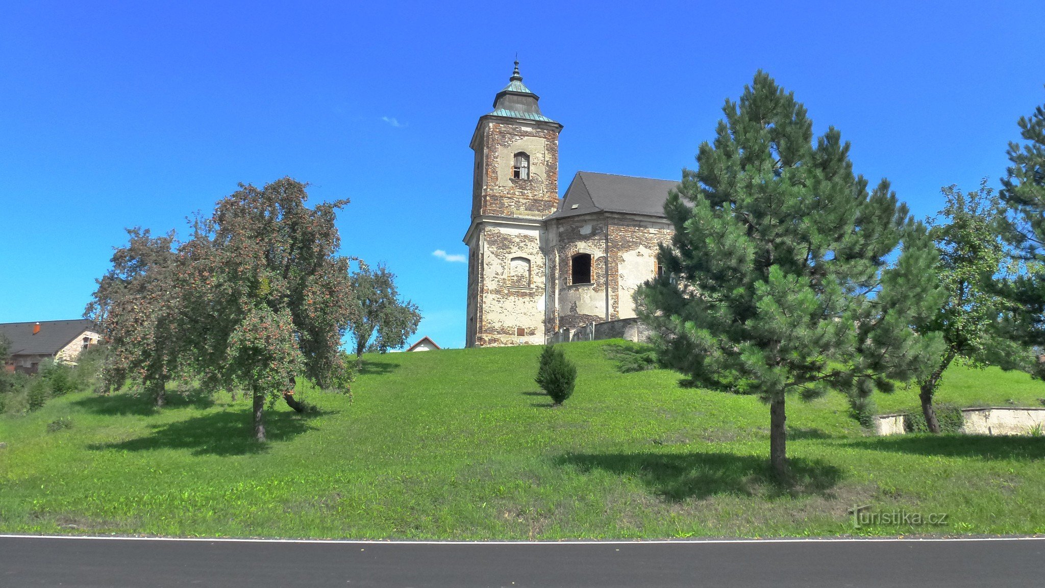 The dominant feature of the village is the church from 1738, the original wooden one is mentioned as early as 1352