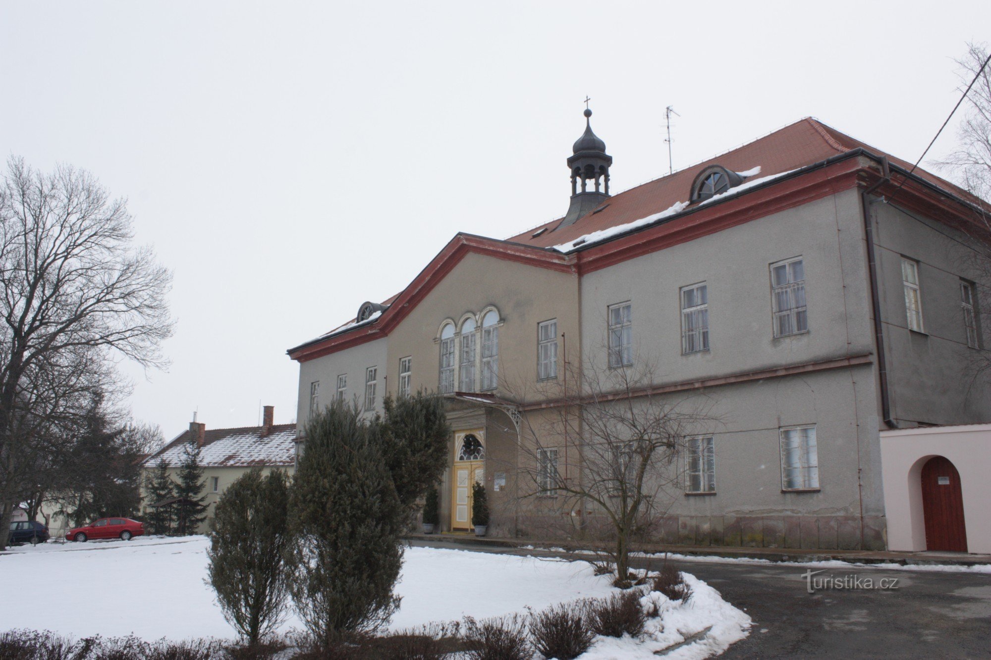 Dom ob ribniku Viceměřice