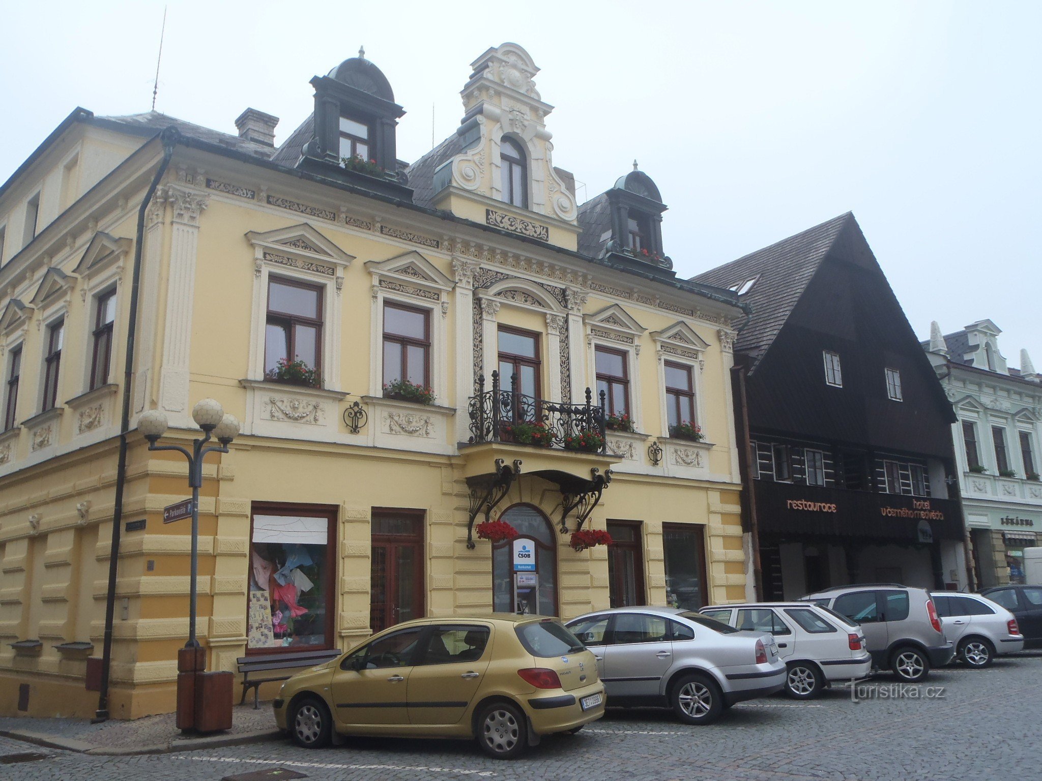 casas en la plaza