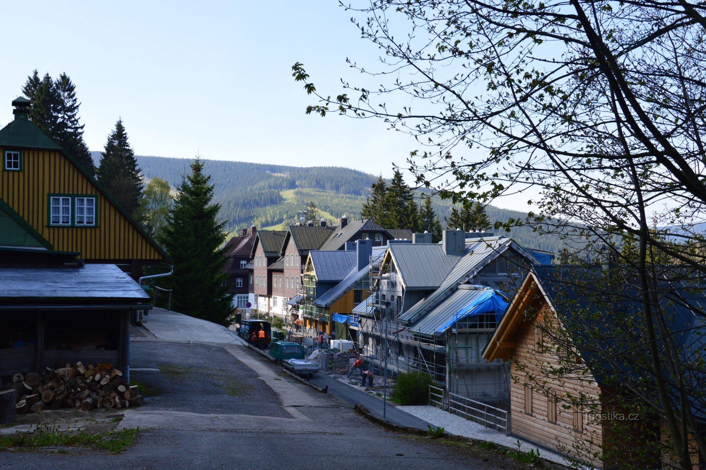 fertiggestelltes Gebäude