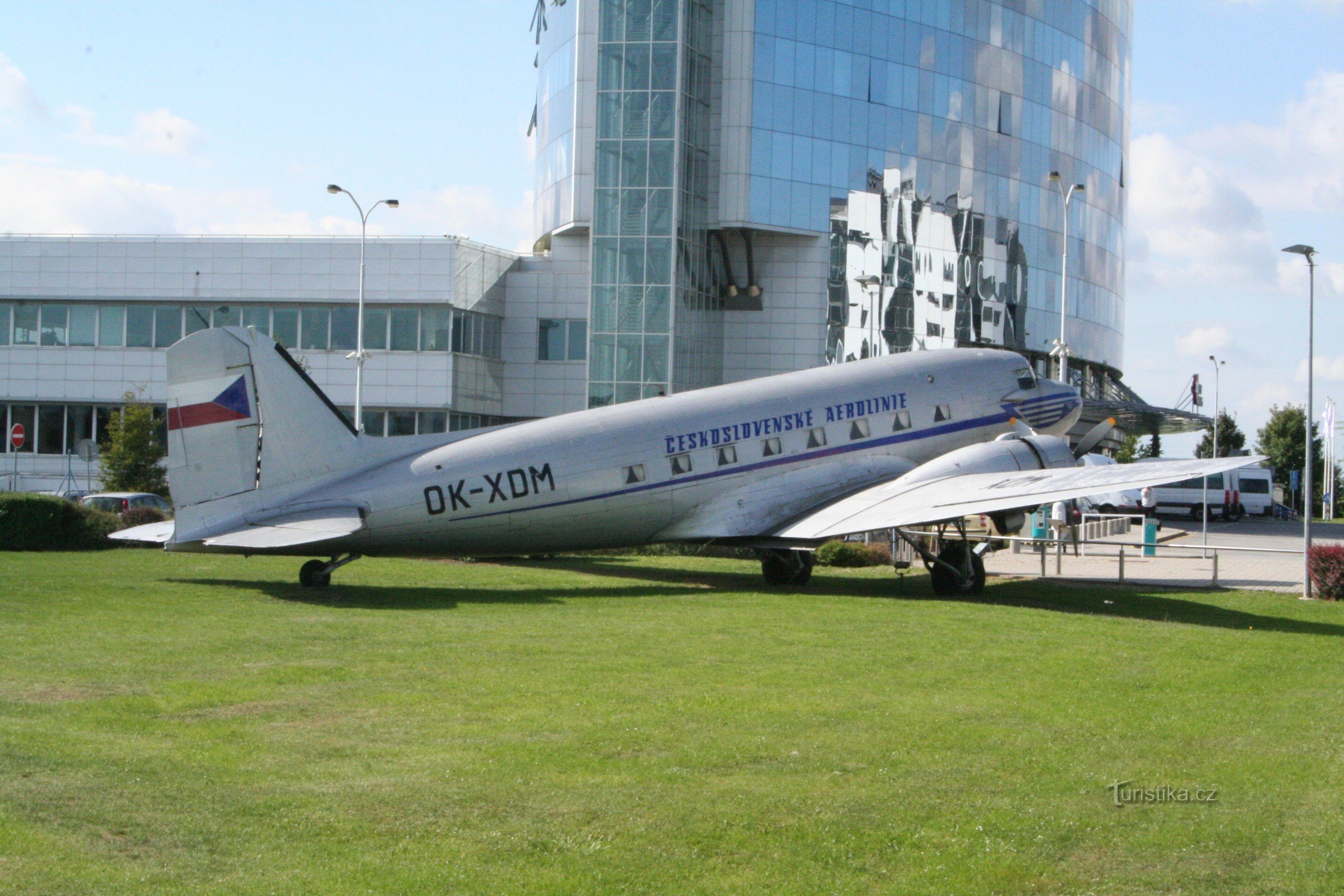 Дуглас DC-3 Дакота