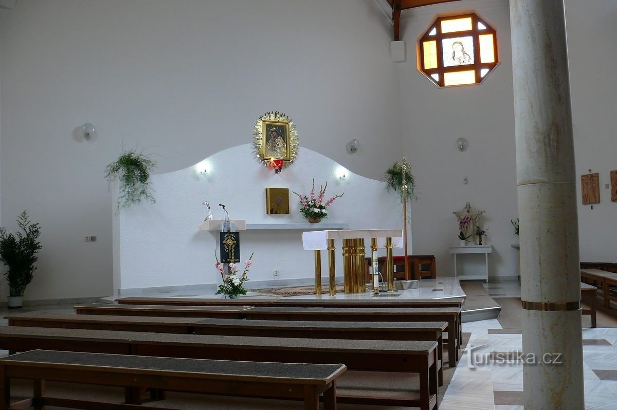 Jeseníky Urlaub 1. Tag - Unterkunft und Wallfahrtskirche der Muttergottes der Hilfe