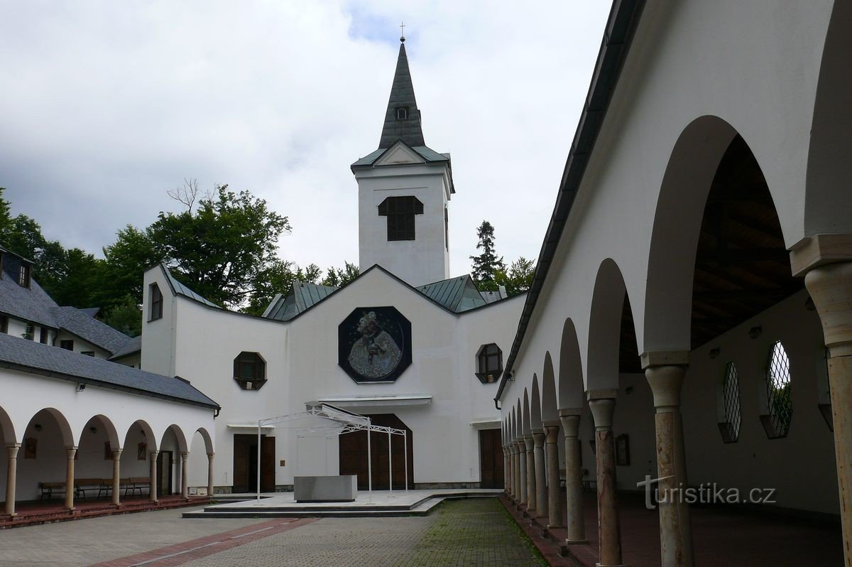 Jeseníky ferie 1. dag - Indkvartering og pilgrimsrejse kirke Vor Frue af Hjælp