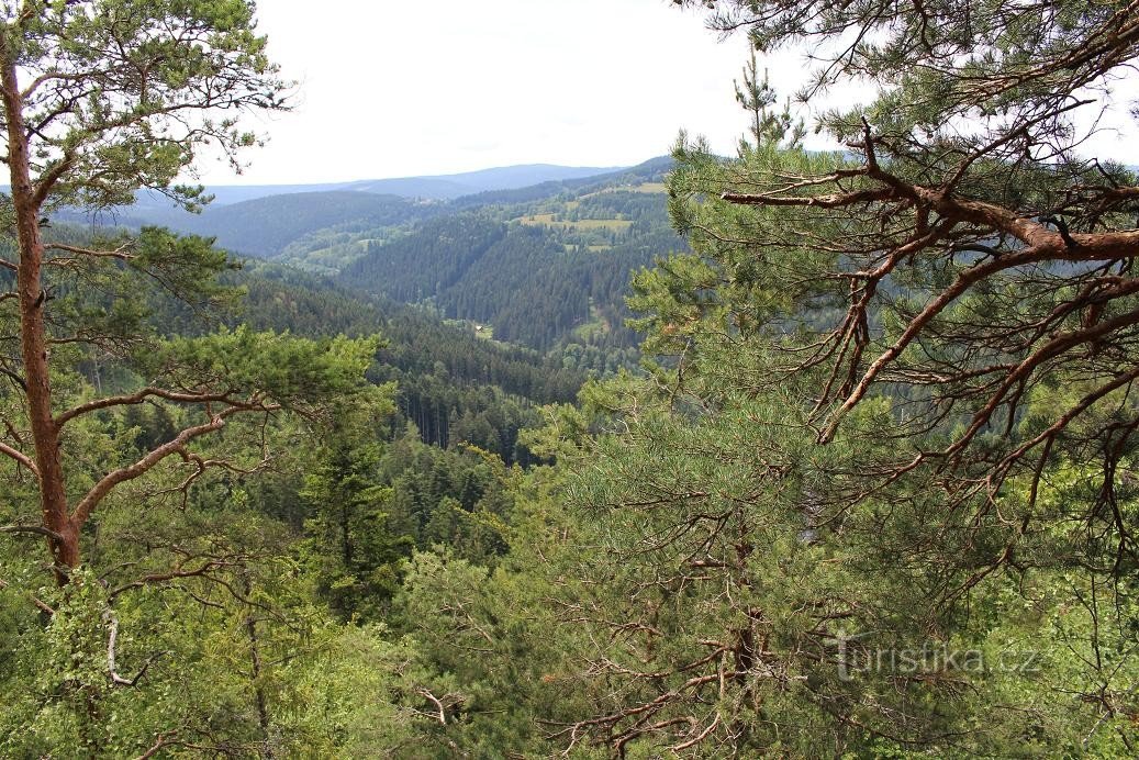 Dráčí skály, kilátás az Otava-völgyre