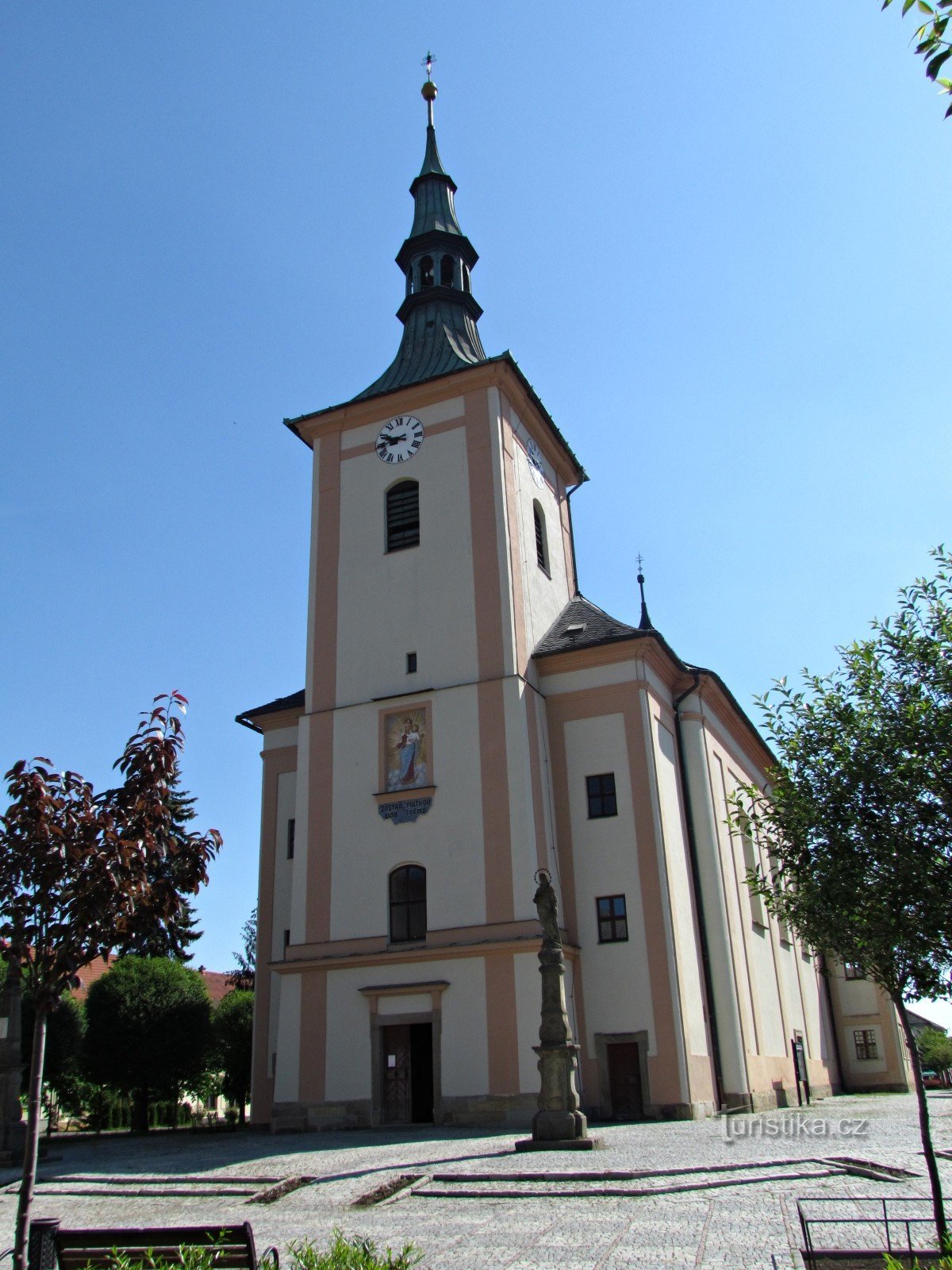 Drahotuše - iglesia parroquial de San Lorenzo