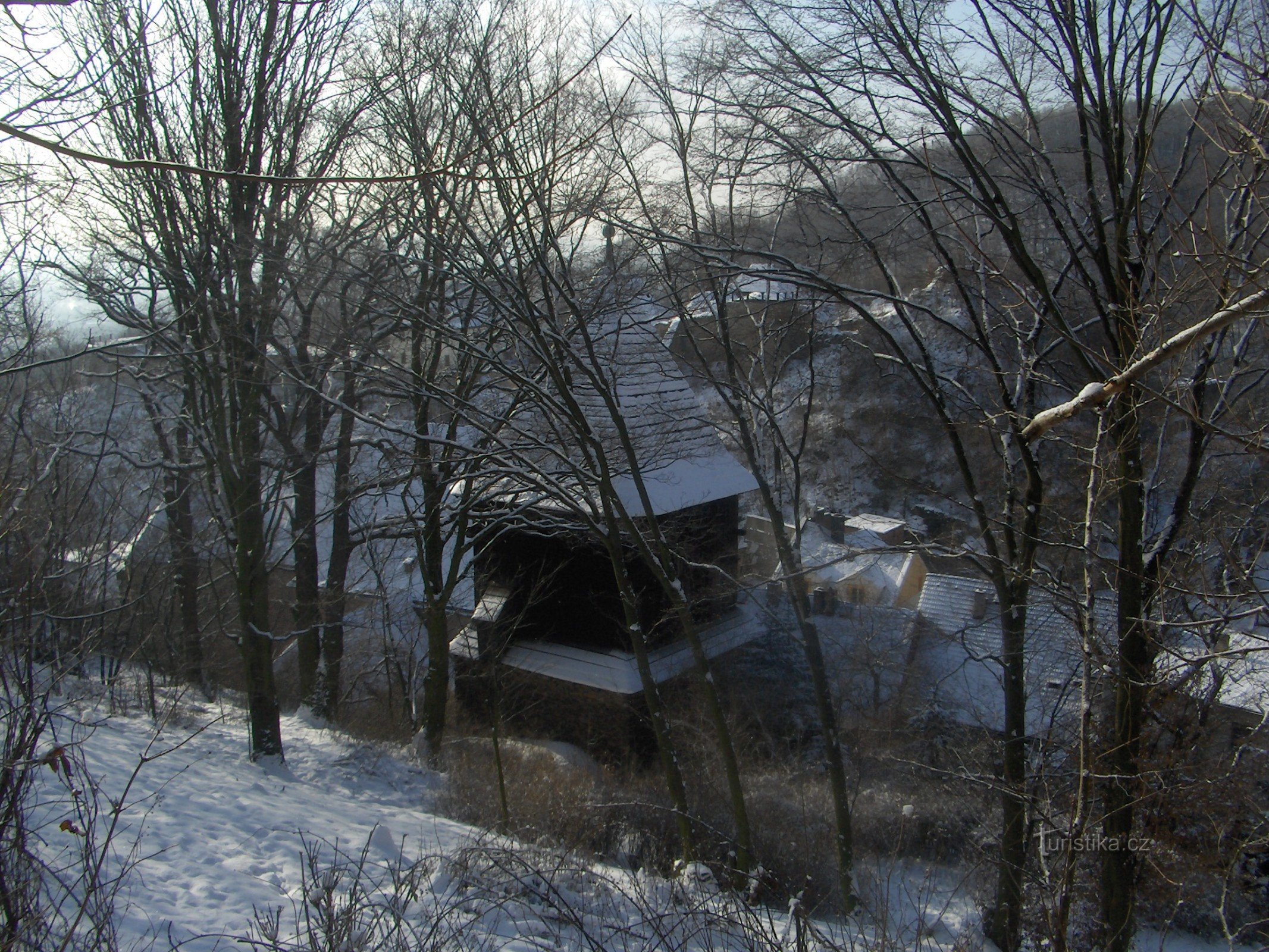 Campanile ligneo in semole.