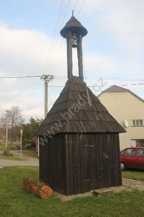 dřevěná zvonička