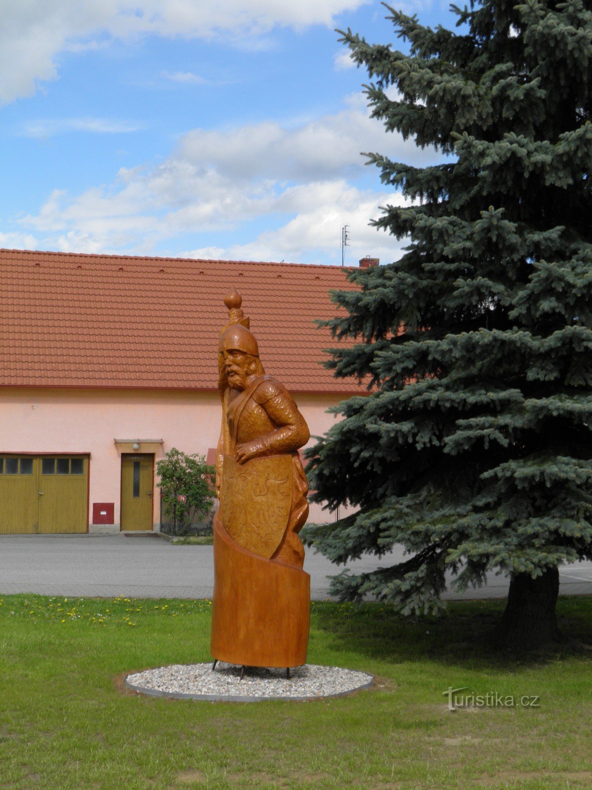 Wooden sculptures of St. Wenceslas and the Pilgrim in Rohozná