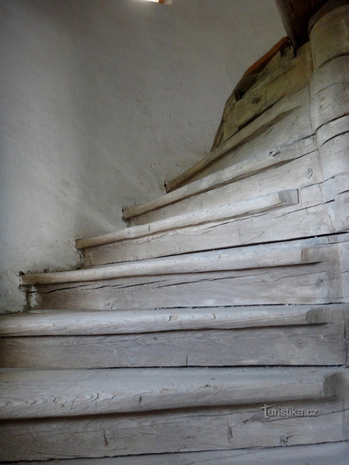 ξύλινες σκάλες