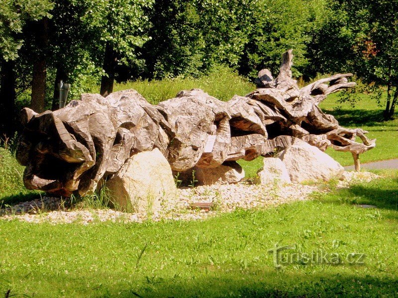 dragón de madera