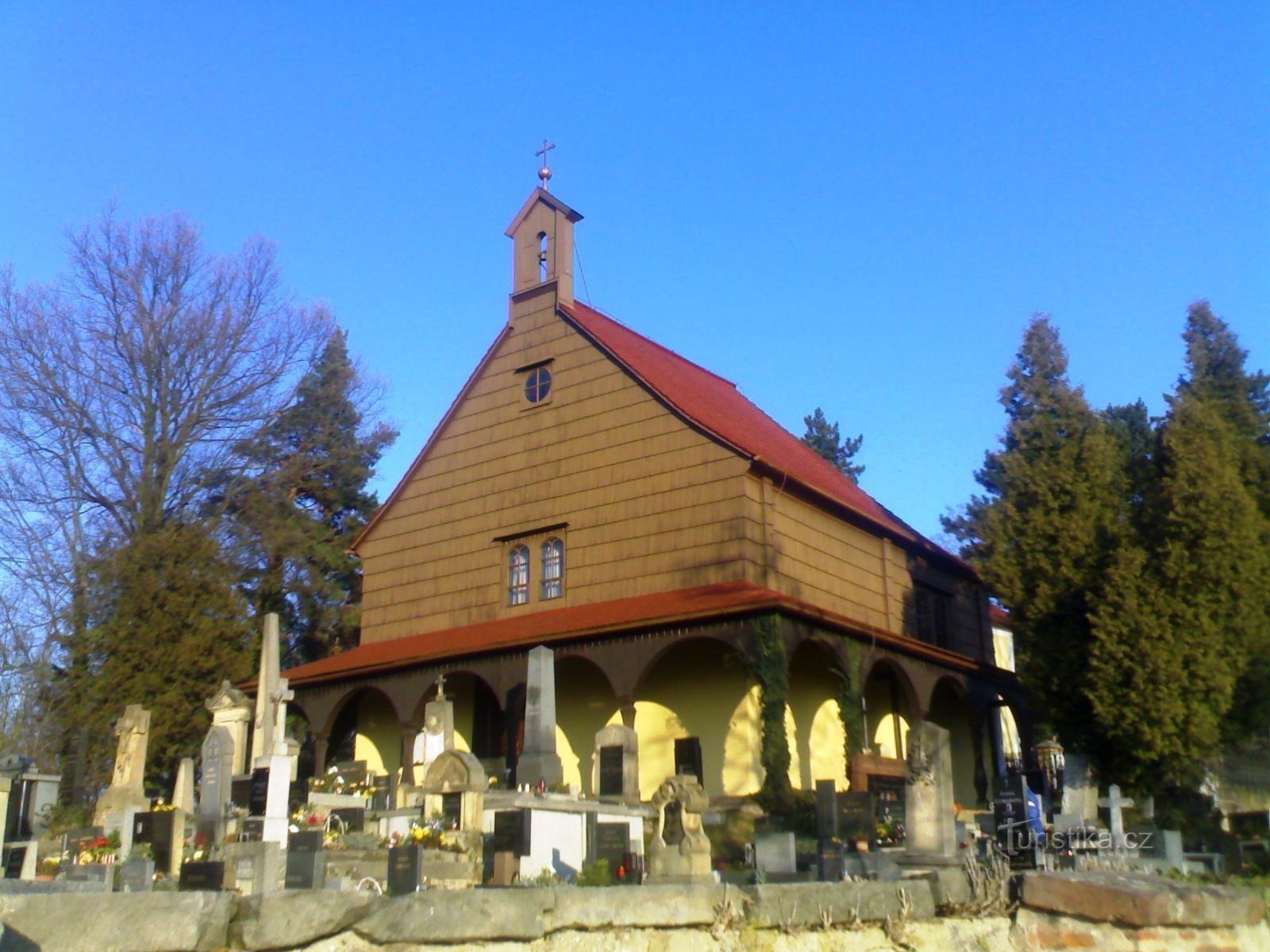 Puukirkko St. Johannes Kastaja linnassa