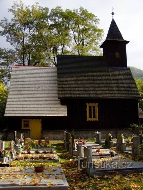 木造の聖教会。 Nýdekのニコラス。