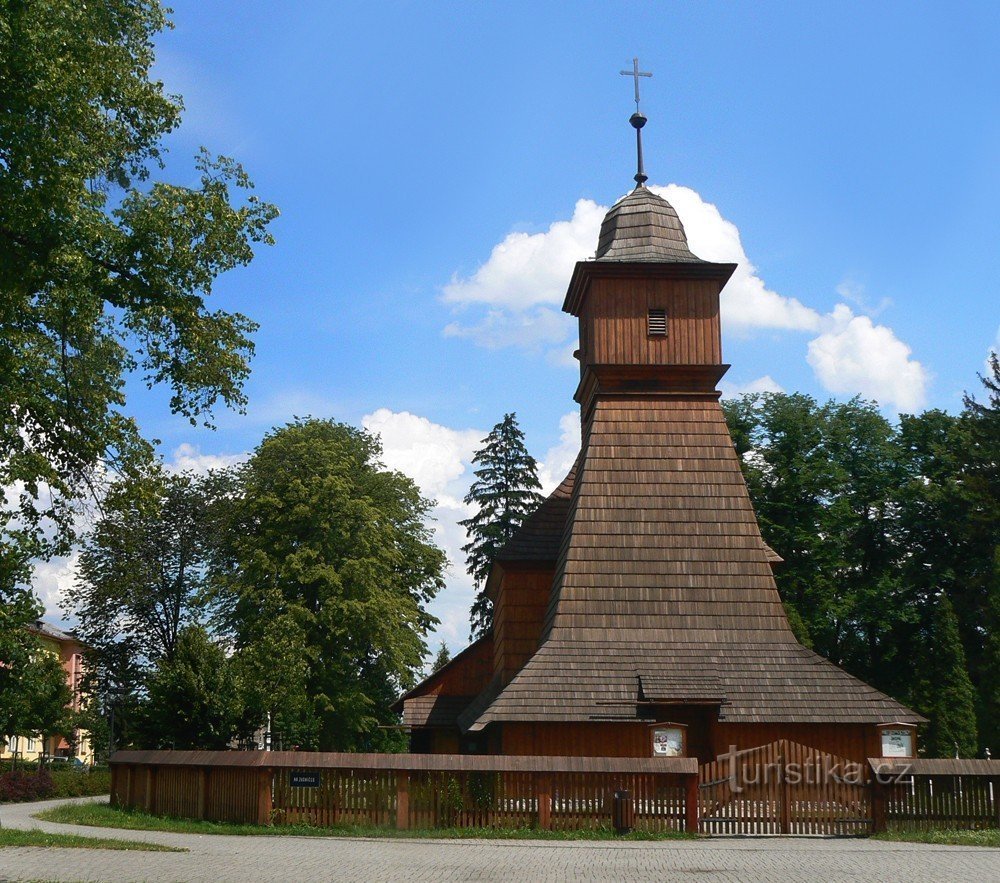 Dřevěný kostel Svaté Kateřiny v Ostravě - Hrabové