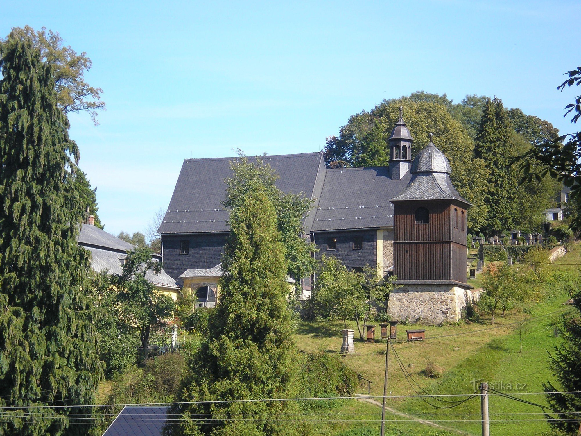 Lesena cerkev v Kryštofovi údolí