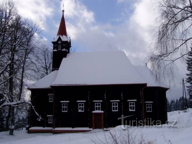 Dřevěný kostelík Panny Marie na Gruni.