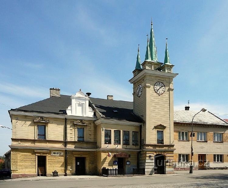 Drevohice: Ayuntamiento en la plaza