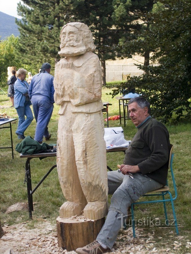 Escultura em madeira Loučná nad Desnou