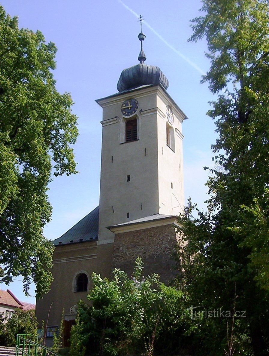 Drnovice - Igreja de São Lourenço - Foto: Ulrych Mir.