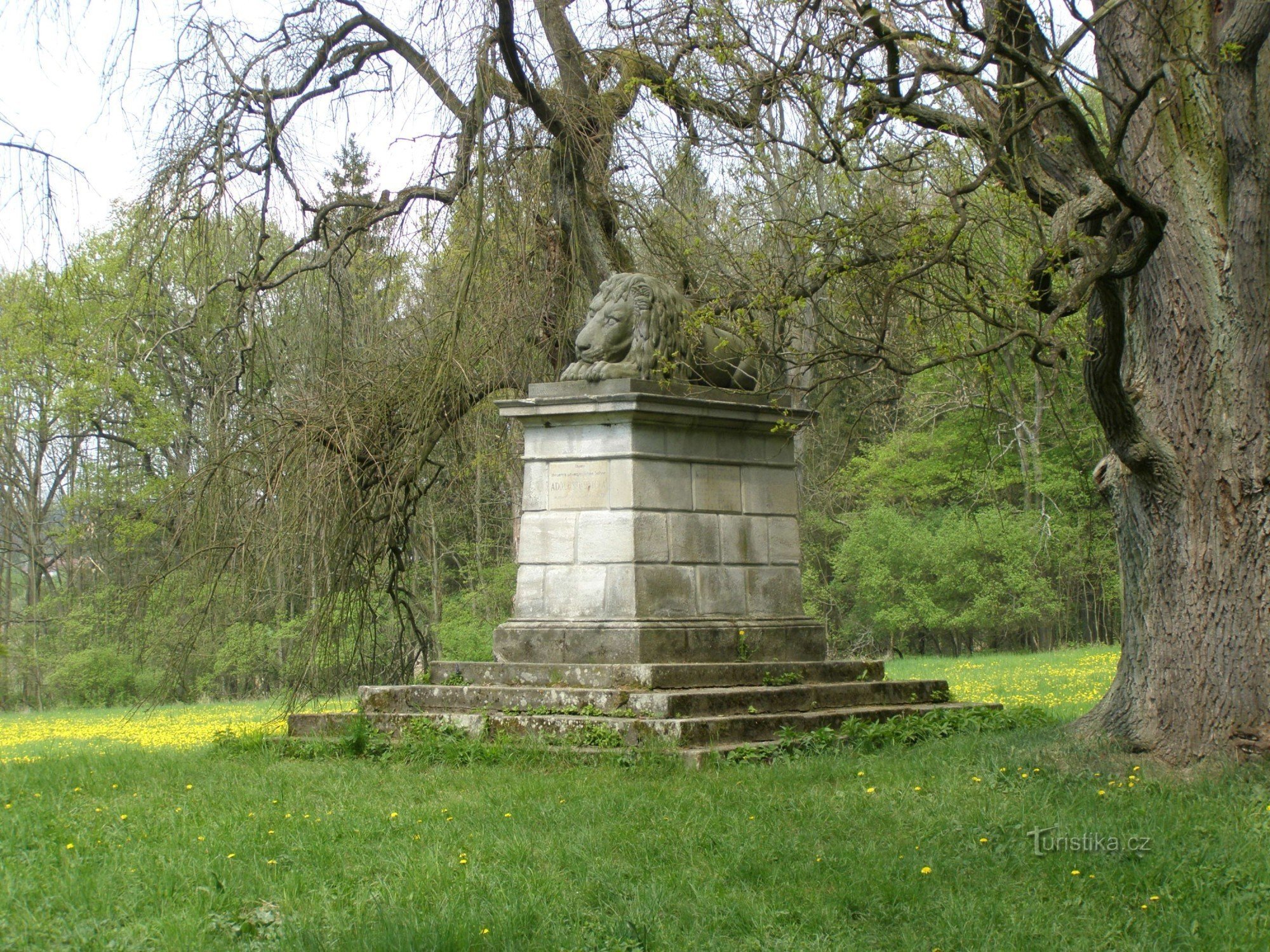 Dubno - monument över slaget 1866, sovande lejon