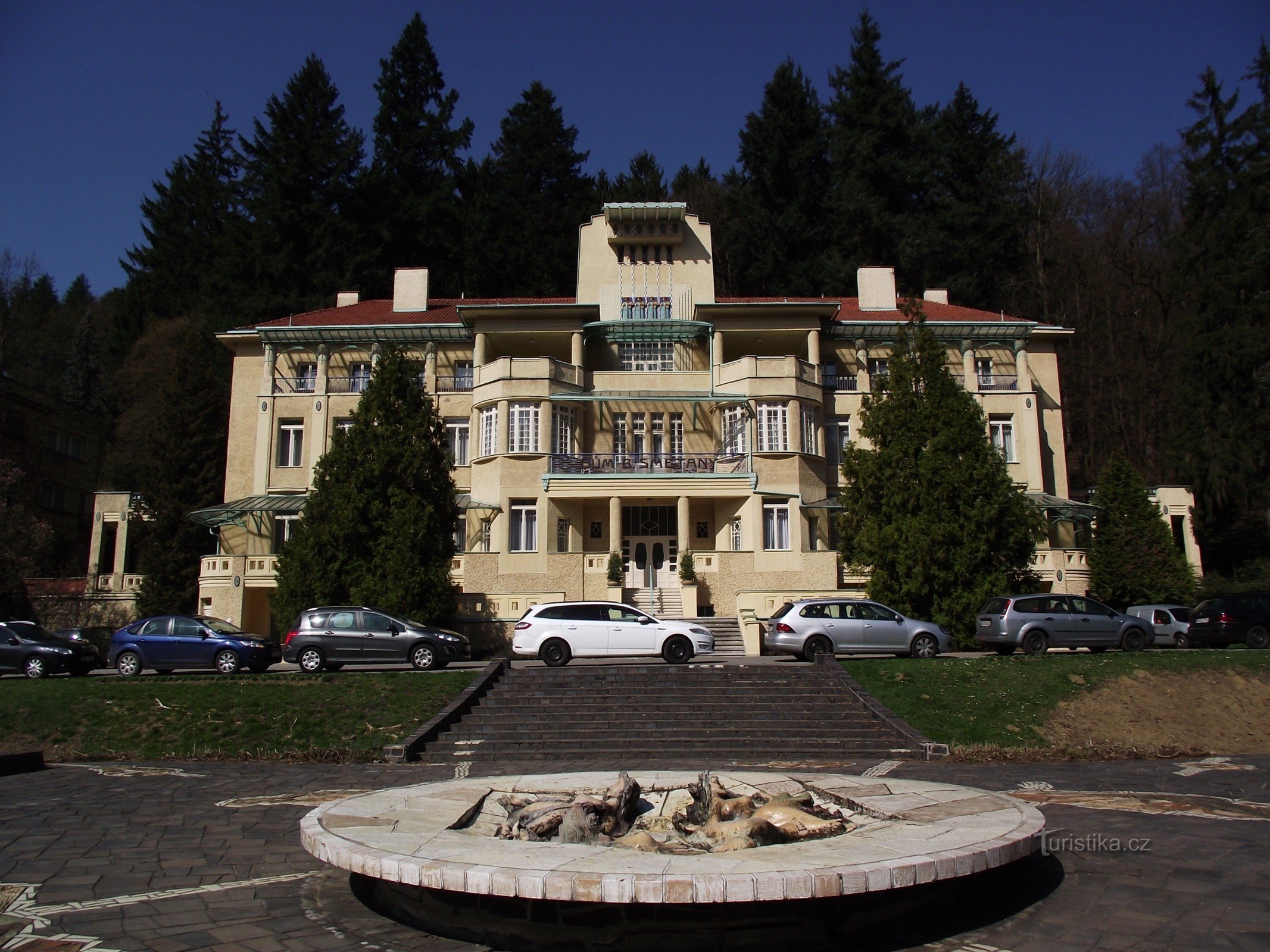 Maison de B. Smetana et Fontaine de Bruxelles