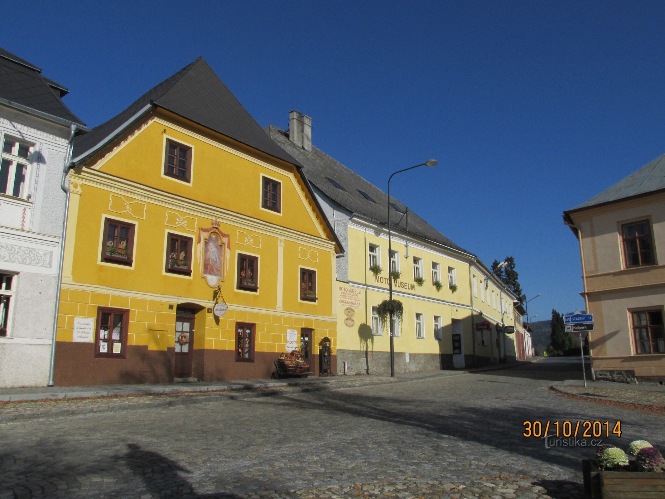 Casa nr. 17 și Madonna