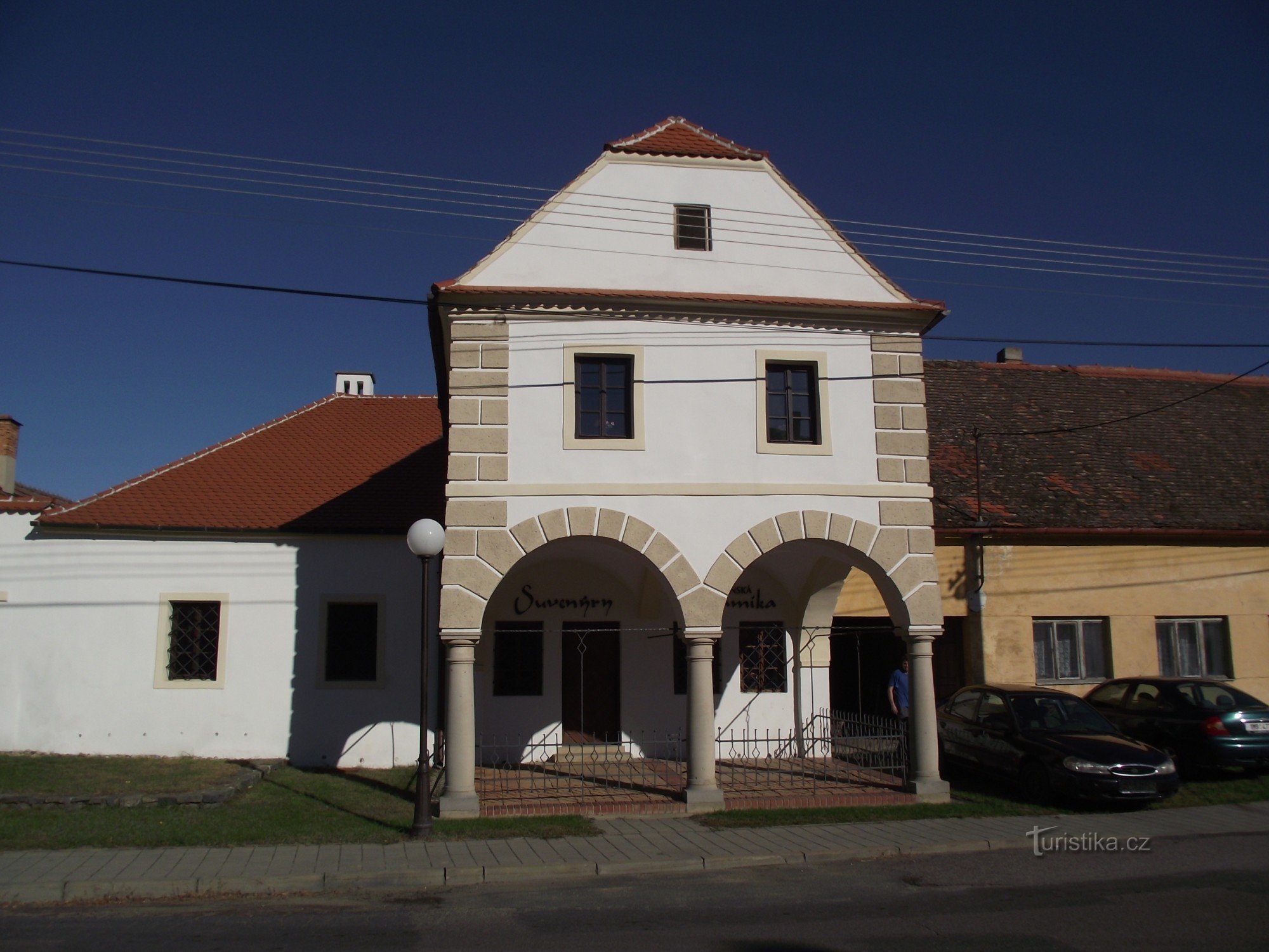 uma casa com um rugido