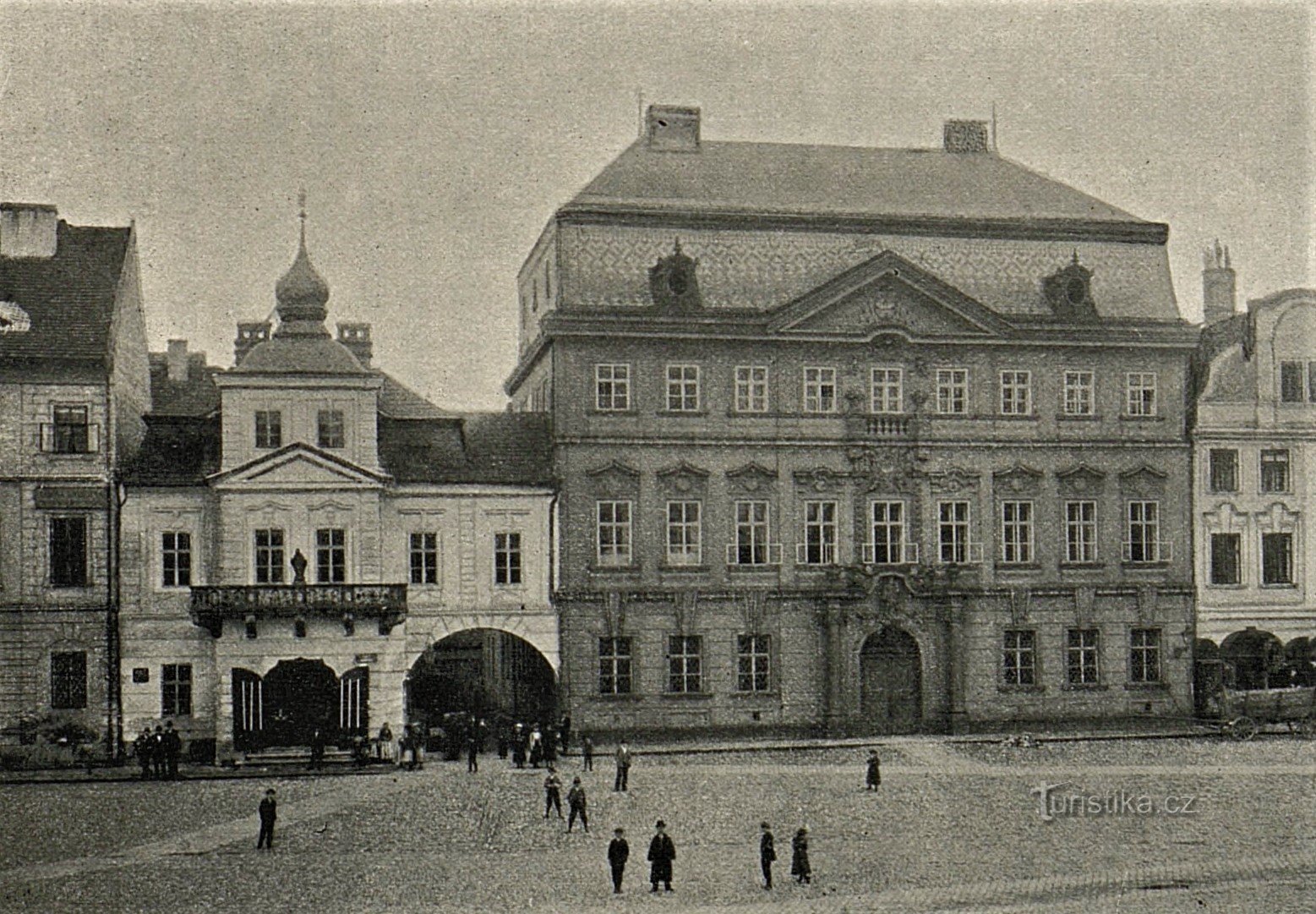 U Špuláků house and bishop's residence in Hradec Králové before 1904