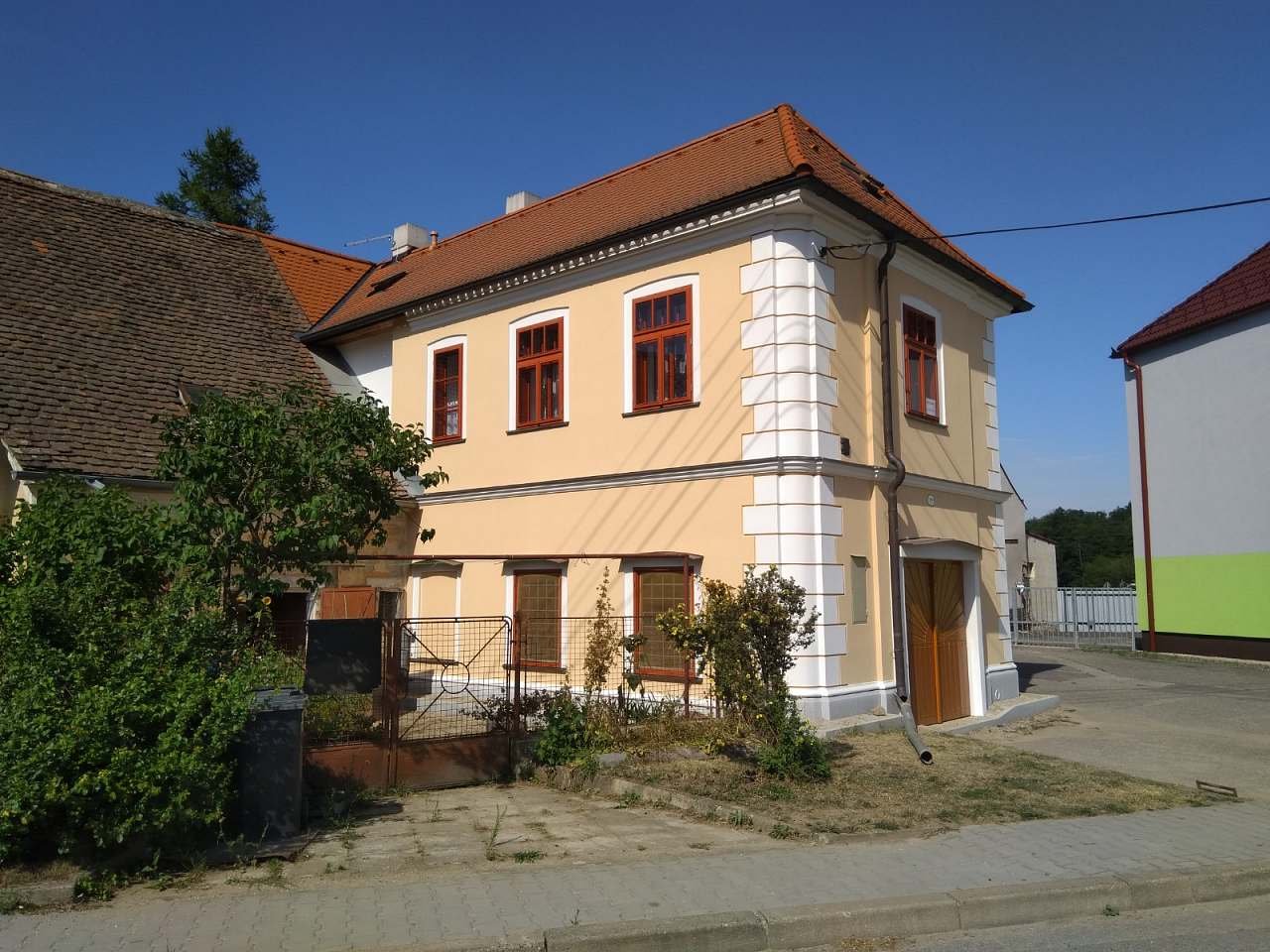 House near the Castle