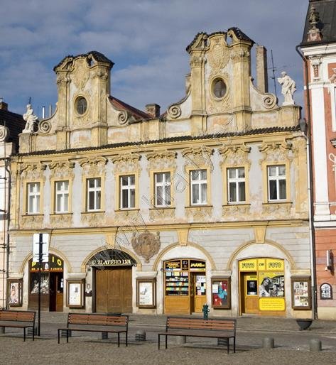 dům U Zlatého lva č. p. 90