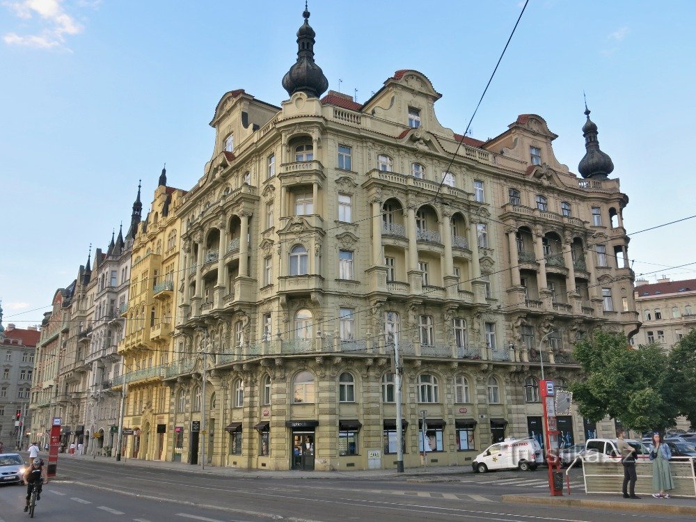 casa geminada em Jiráská náměstí