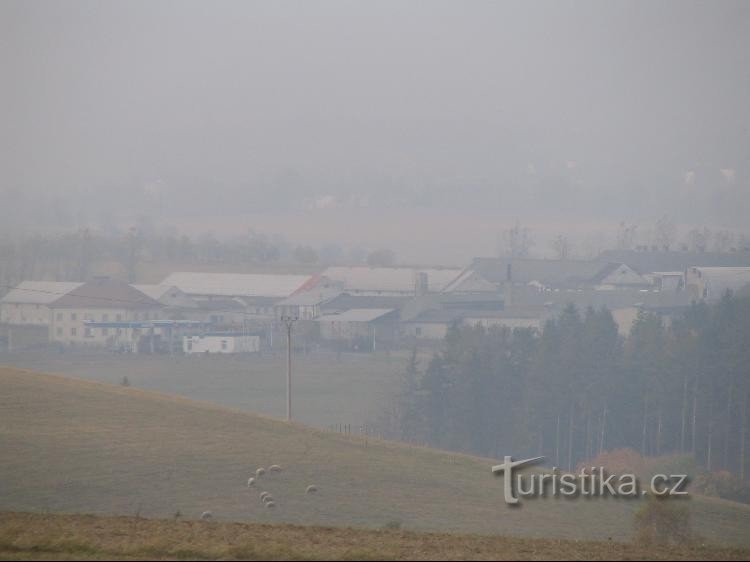 Dvorce a Guntramovice felé vezető útról