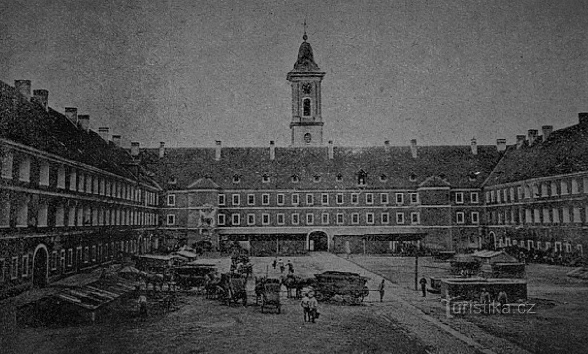 Yard of artillery barracks in Josefov (1916)