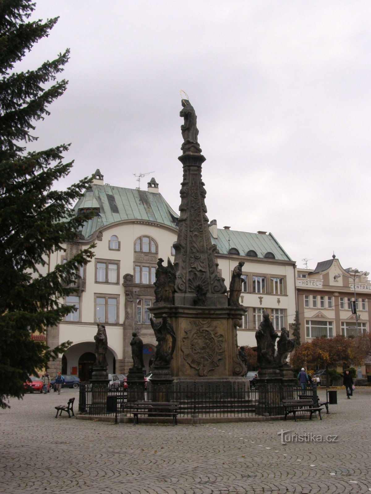 Dvůr Králové - Mariánský sloup