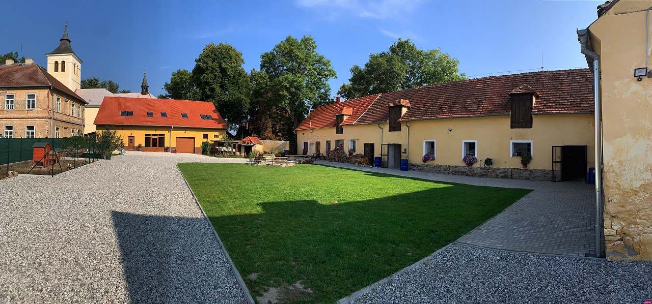 Dvůr statku
