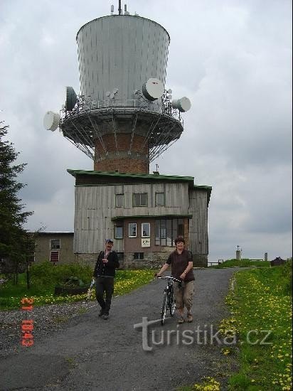 Dyleň: Оглядова вежа - радіотелекомунікаційне обладнання