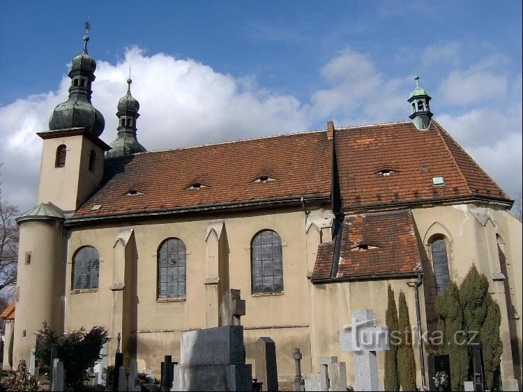 Dýšina - Gotische kerk van Simon en Jude