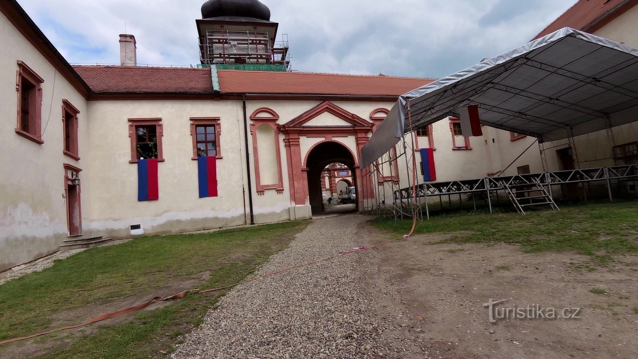 Džbánsko - et landskab af gylden mergel