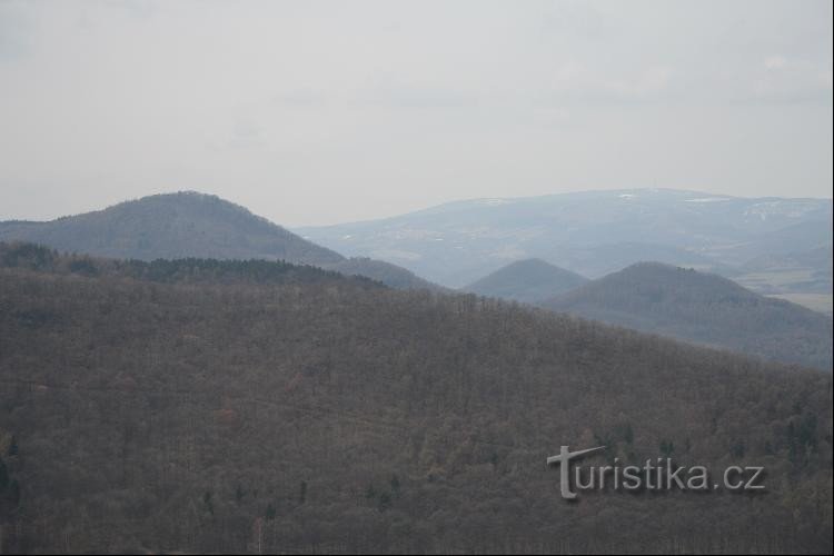 Egrberk: The ruins of the castle can be seen on the small hill in the middle