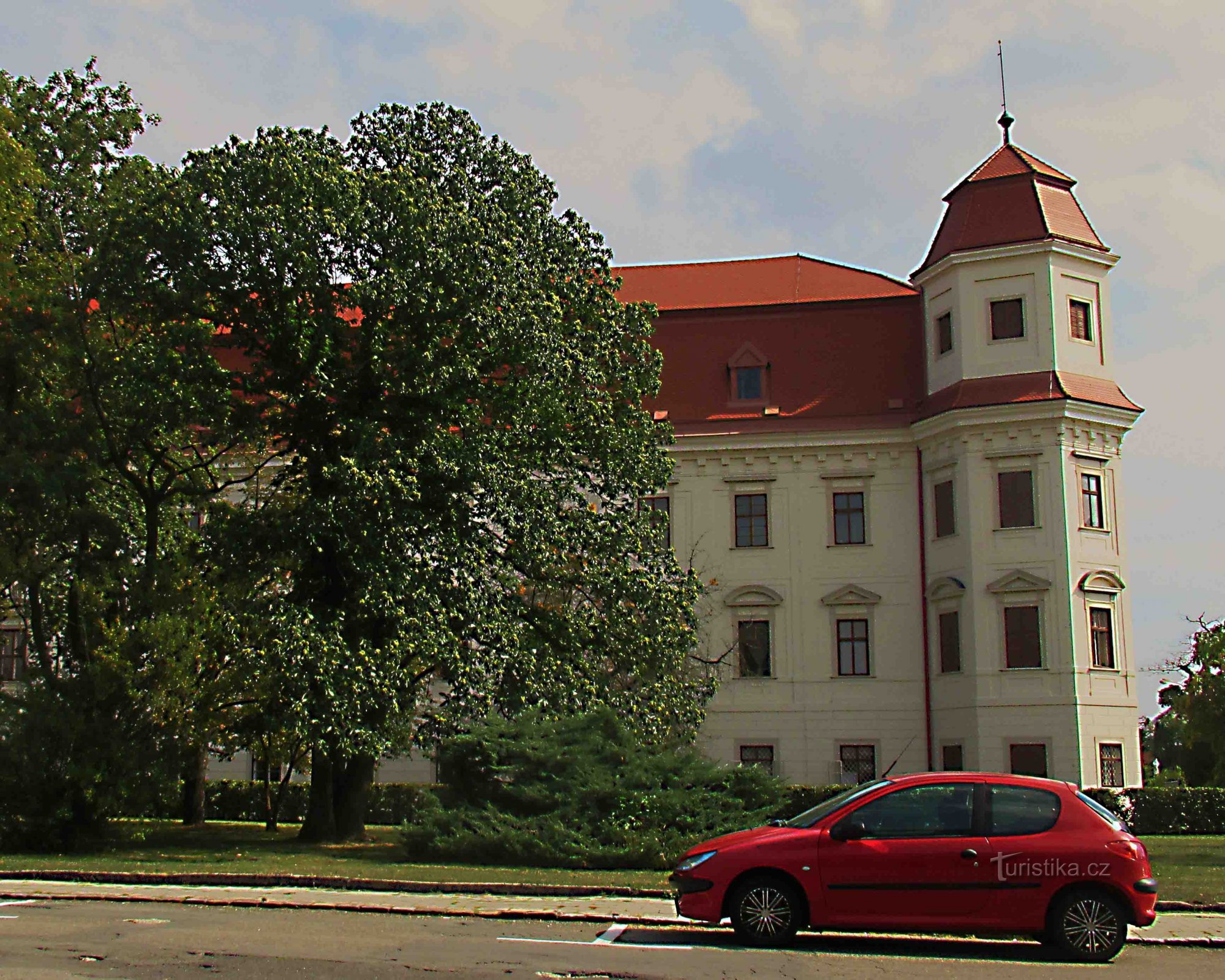 Ekocentrum - Hájenka Skřítek w parku zamkowym Holešov