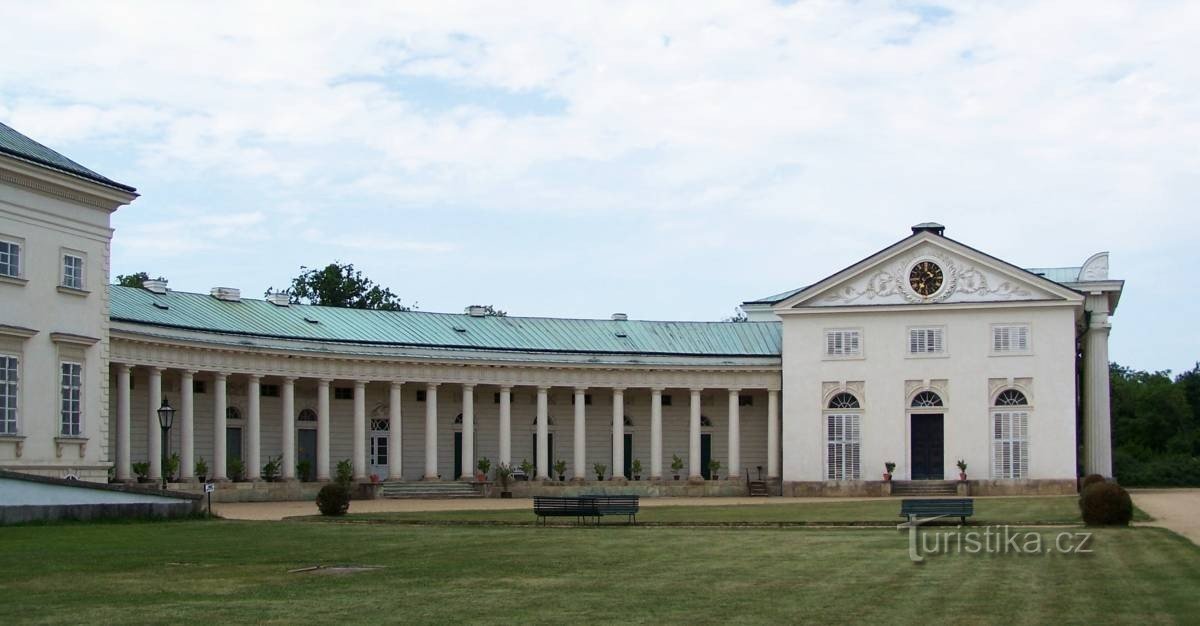 Empire pärla - Kačina slott