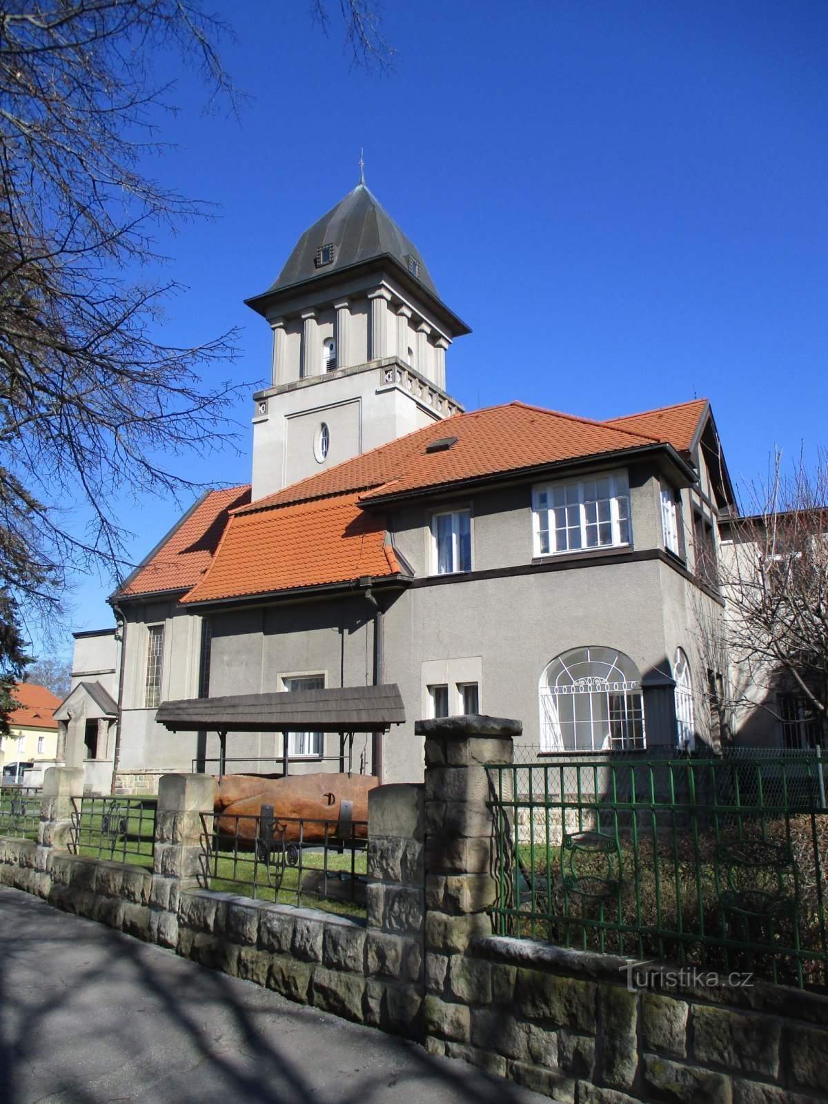 Kościół ewangelicki z plebanią (Hradec Králové, 19.3.2020)