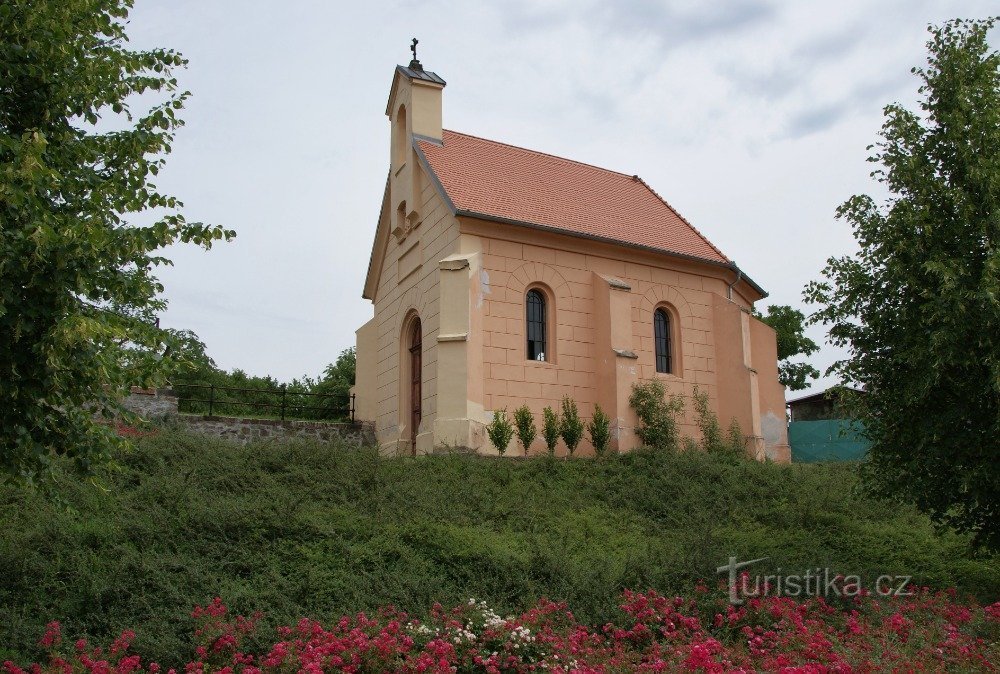 exteriér pohřební kaple Bukůvků z Bukůvky