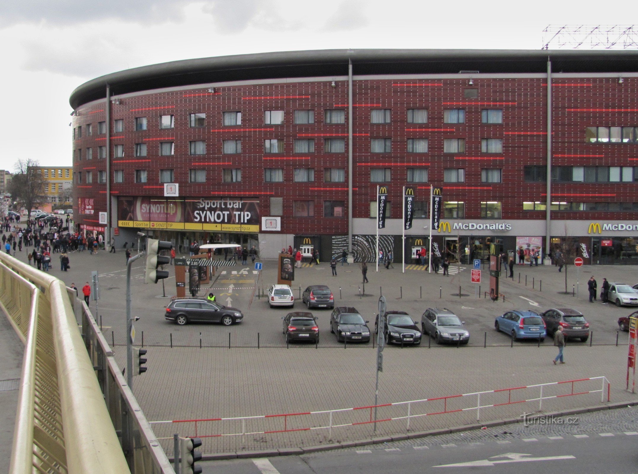 zunanjost stadiona podjetja Tesco