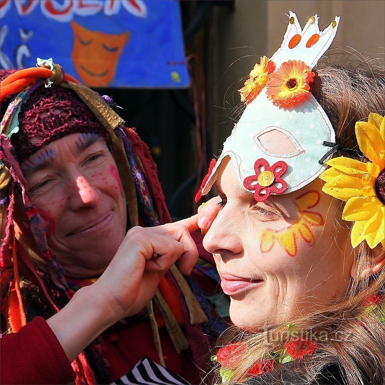 Lễ hội Carnival tuyệt vời ở Roztoky gần Prague