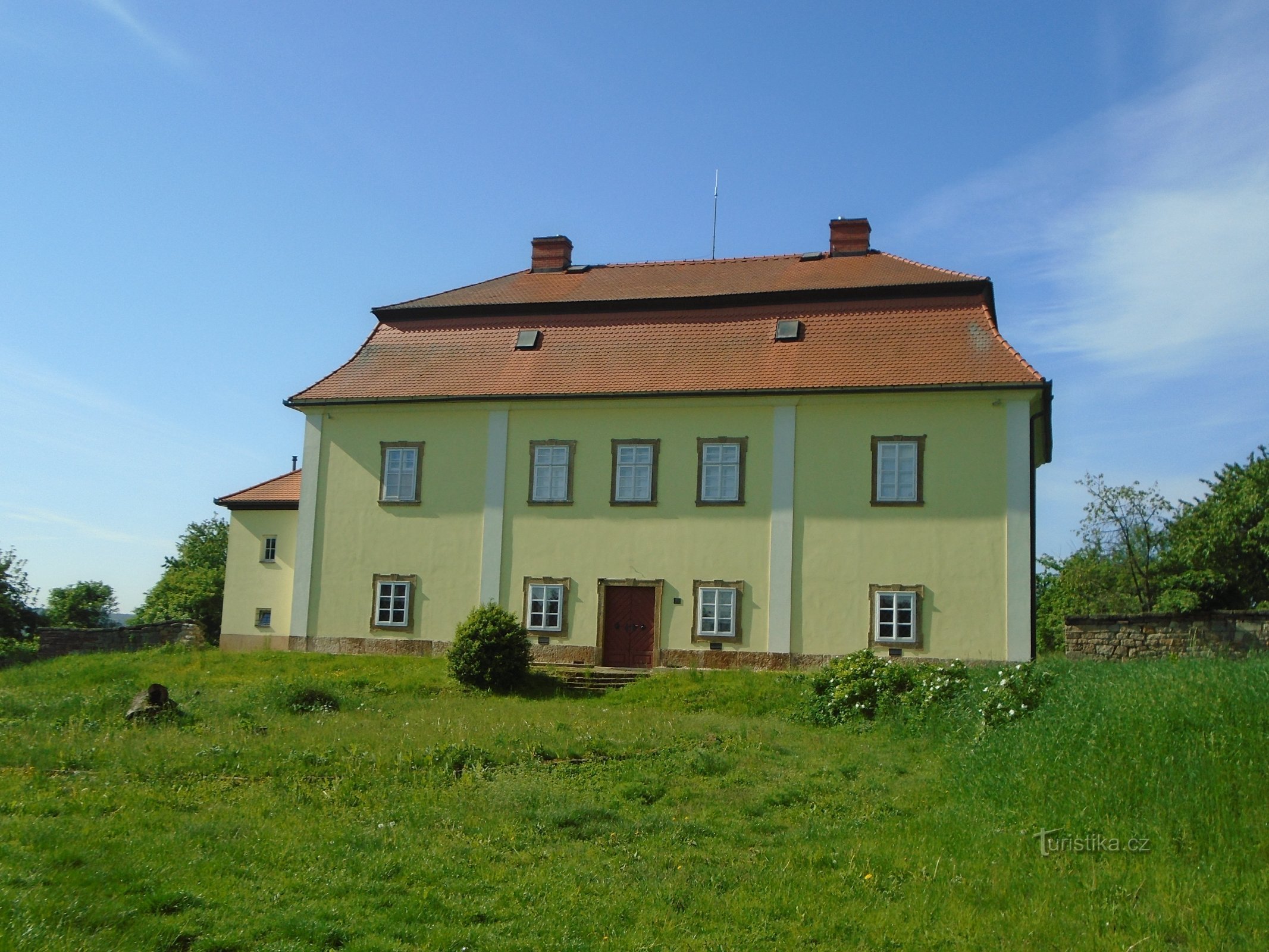 Casa parroquial (Hněvčeves, 24.5.2019/XNUMX/XNUMX)