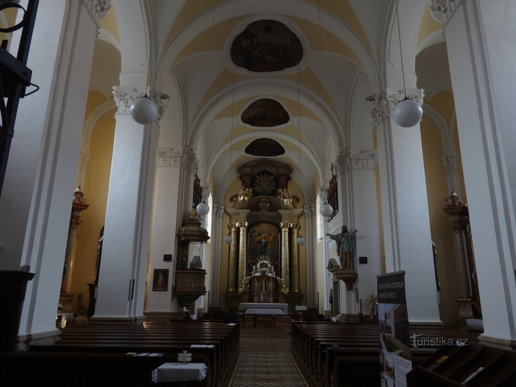 Iglesia parroquial de la Inmaculada Concepción de la Virgen María en Uherské Brod