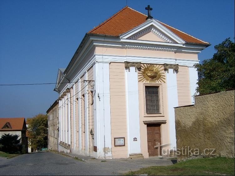 farní kostel Povýšení sv. Kříže: Císař František Josef I. z ní dal zřídit nynějš